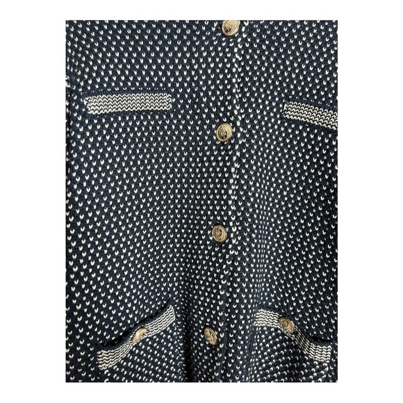 Elegant Black and White Cardigan Sweater - Picture 2 of 5